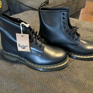 Men’s Dr. Martens, Size 8, Air Wair  Boot.